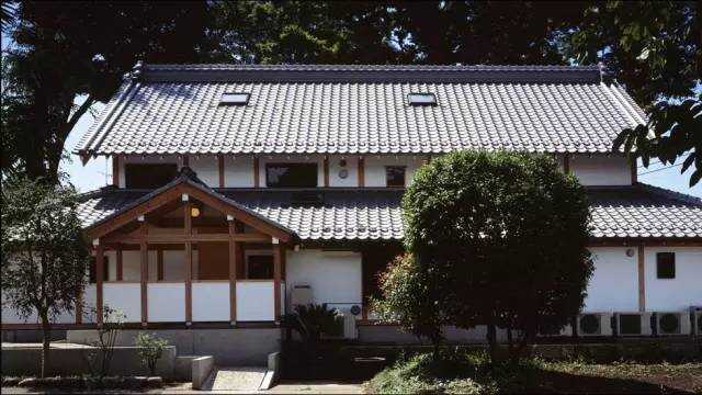 日本建筑师的家是什么样？绿荫中别具风情的阿部勤家