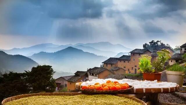 一生痴绝处，无梦到徽州！